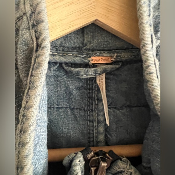 Free People Chloe Dolman Chambray Denim Quilted Jacket size S - Picture 2 of 11